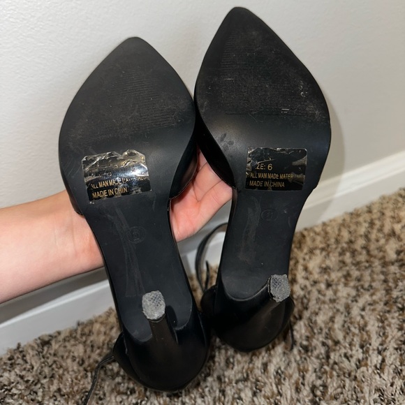 Breckelles, Black, size 6, Ankle strap, pointed toe heel. - Picture 3 of 3